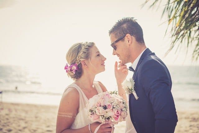CEREMONIA INTIMĂ DE NUNTĂ PE PLAJĂ ÎN PHUKET