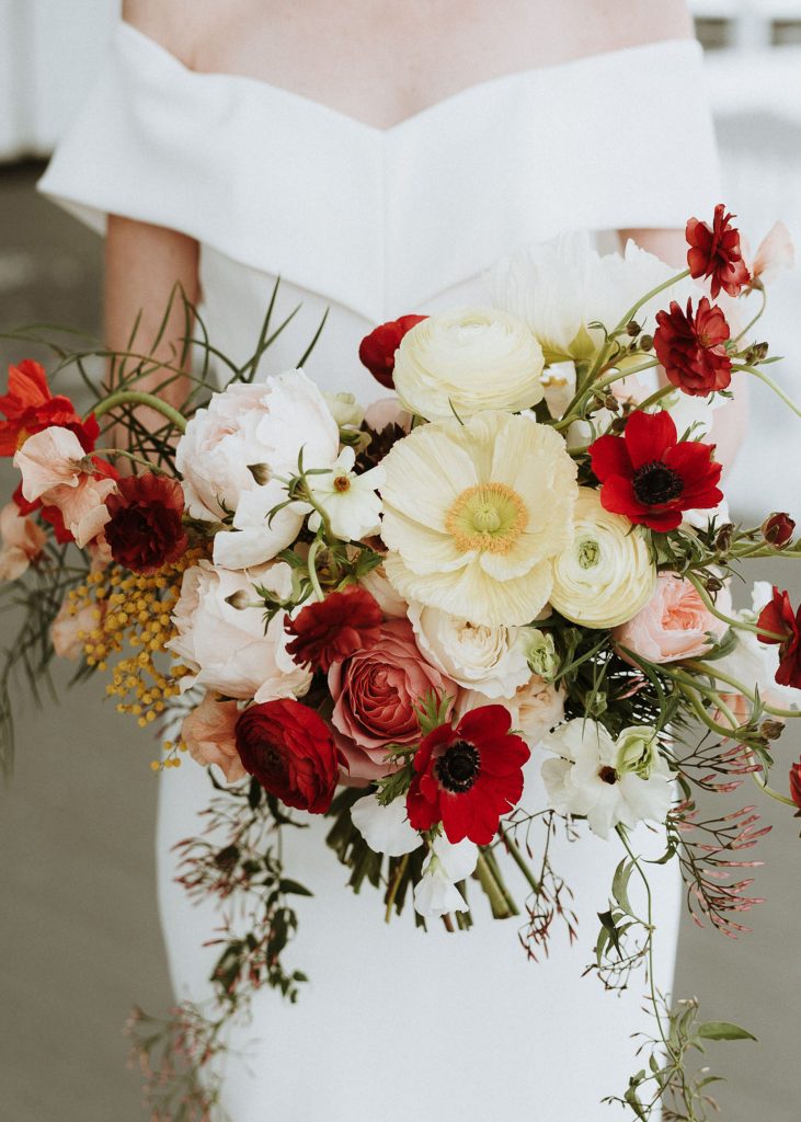 glamorous ivory and rust bouquets for winter wedding