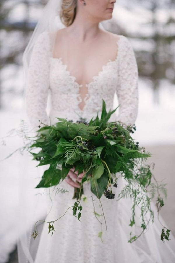 graceful green bouquet ideas for winter wedding