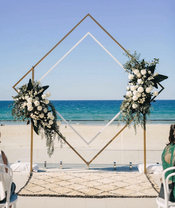 green and white wedding arch ideas for beach wedding
