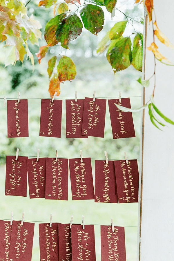 DIY burgundy place cards for your inspiration