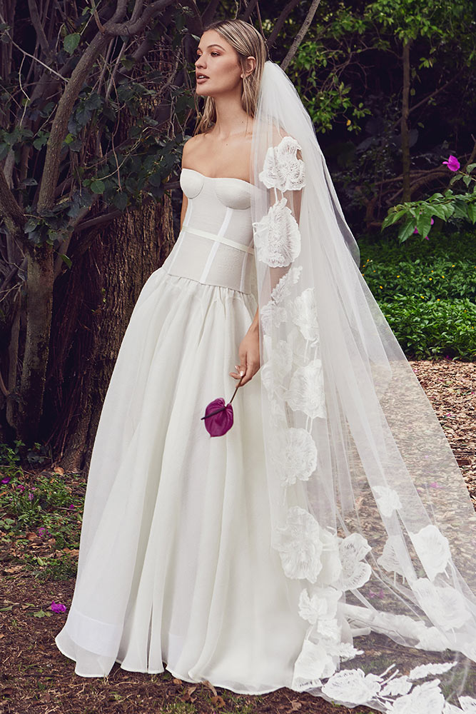 vestidos de novia de cintura caída - Los planificadores de bodas Phuket &  El Organizador de lujo